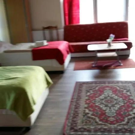 Apartman House Guest house *