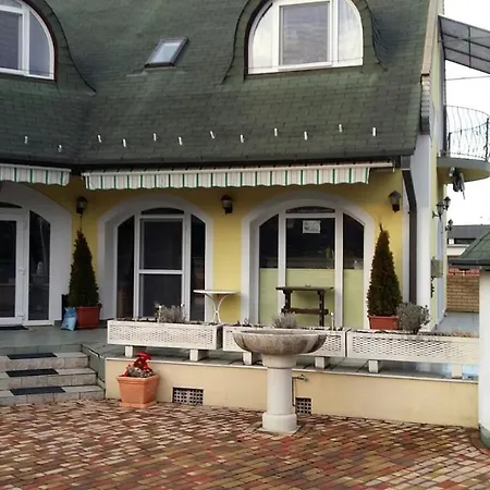 Guest house Apartman House Asvanyraro