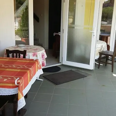 House Asvanyraro