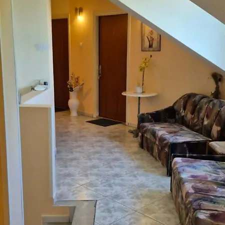 게스트하우스 House