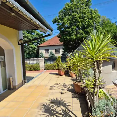 Guest house House Asvanyraro
