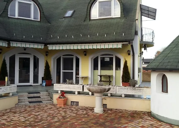 ゲストハウス House Ásványráró