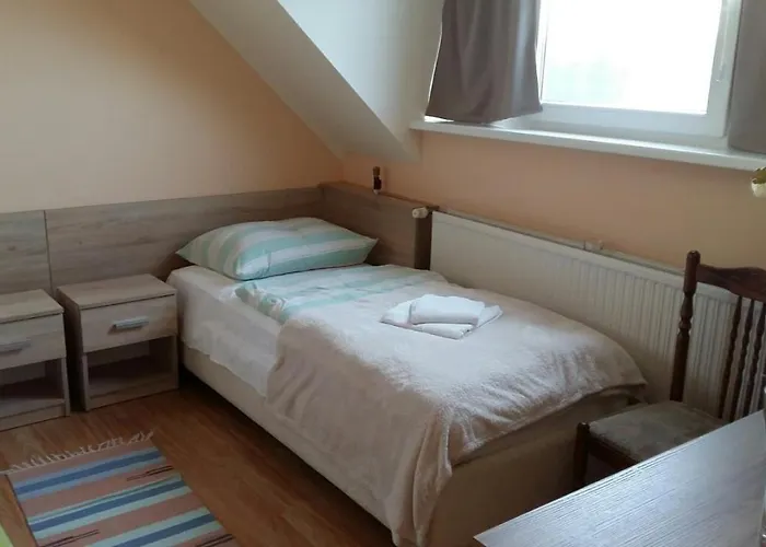ゲストハウス House Ásványráró